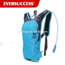 2 Liter / 70 Oz Trinkrucksack Rucksack Rucksack Tasche für Männer, Frauen und Kinder